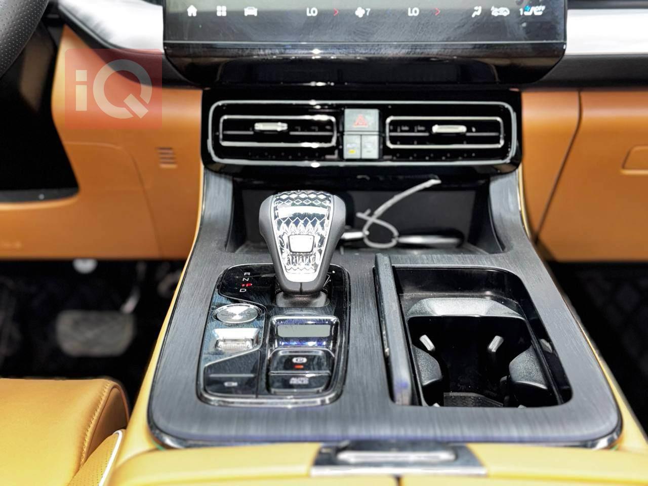 جی ئەی سی GS8 تراڤلەر